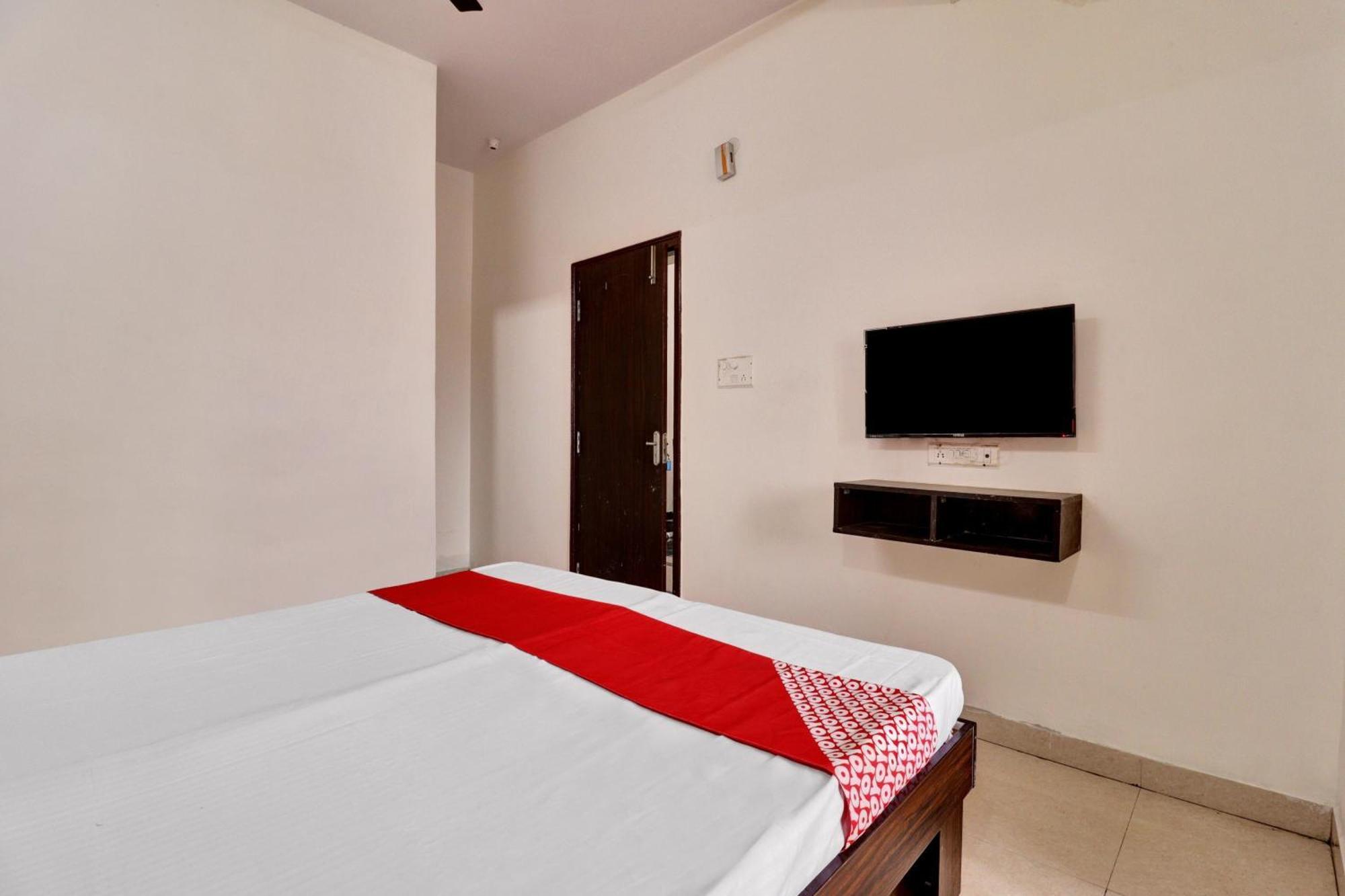 Hotel Millennium Comfort Bangalore Esterno foto