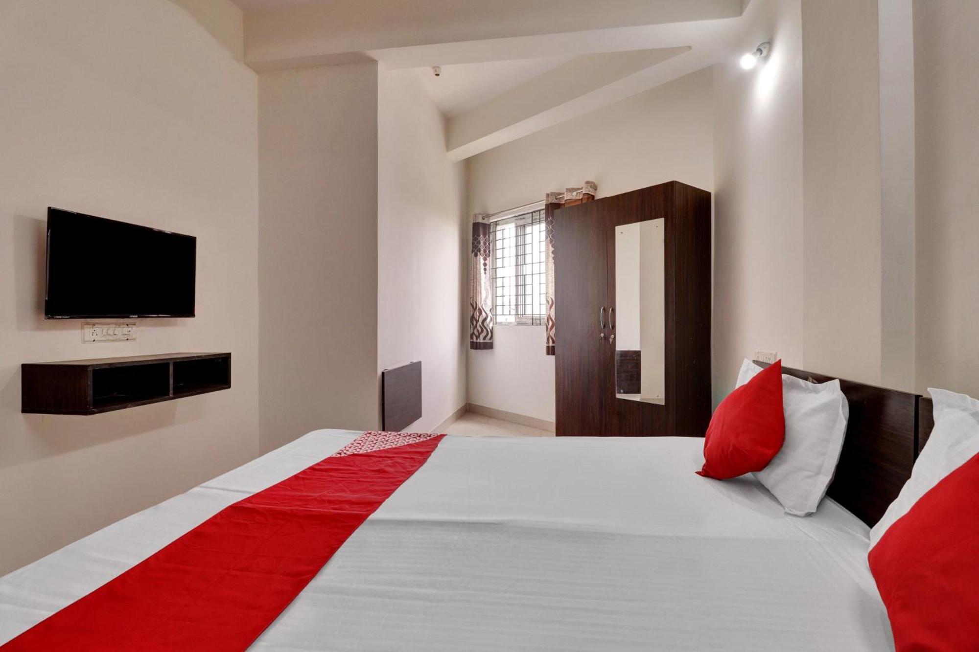 Hotel Millennium Comfort Bangalore Esterno foto